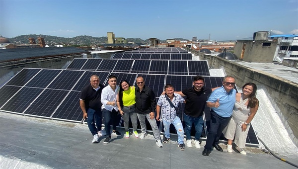 CENS financia e instala paneles solares al C.C Oití de Cúcuta